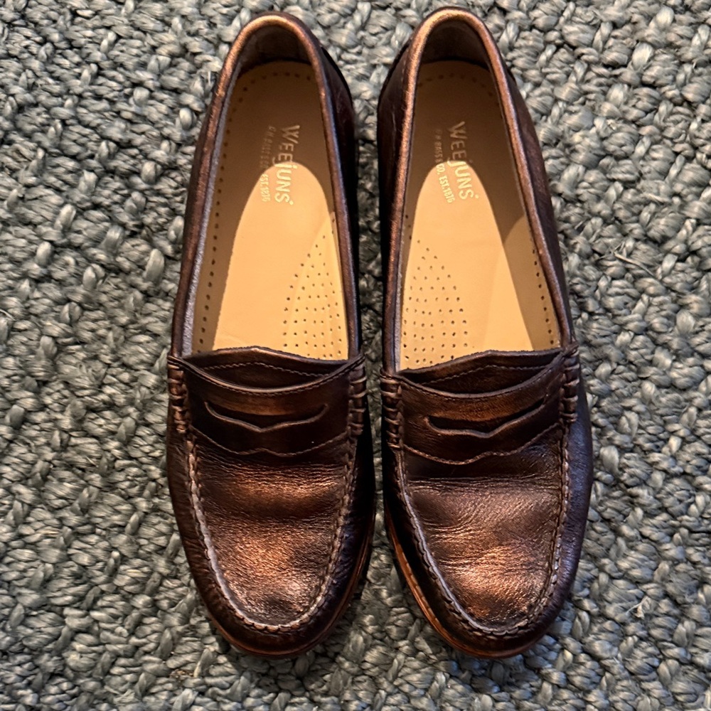 G.H. Bass & Co. Women’s Bronze Leather Penny Loafers sz 7